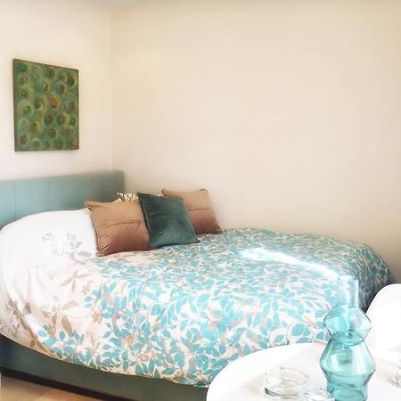 Emerald Mini Suite:Your Deluxe Studio In Kalamaria Thessaloniki Exterior foto