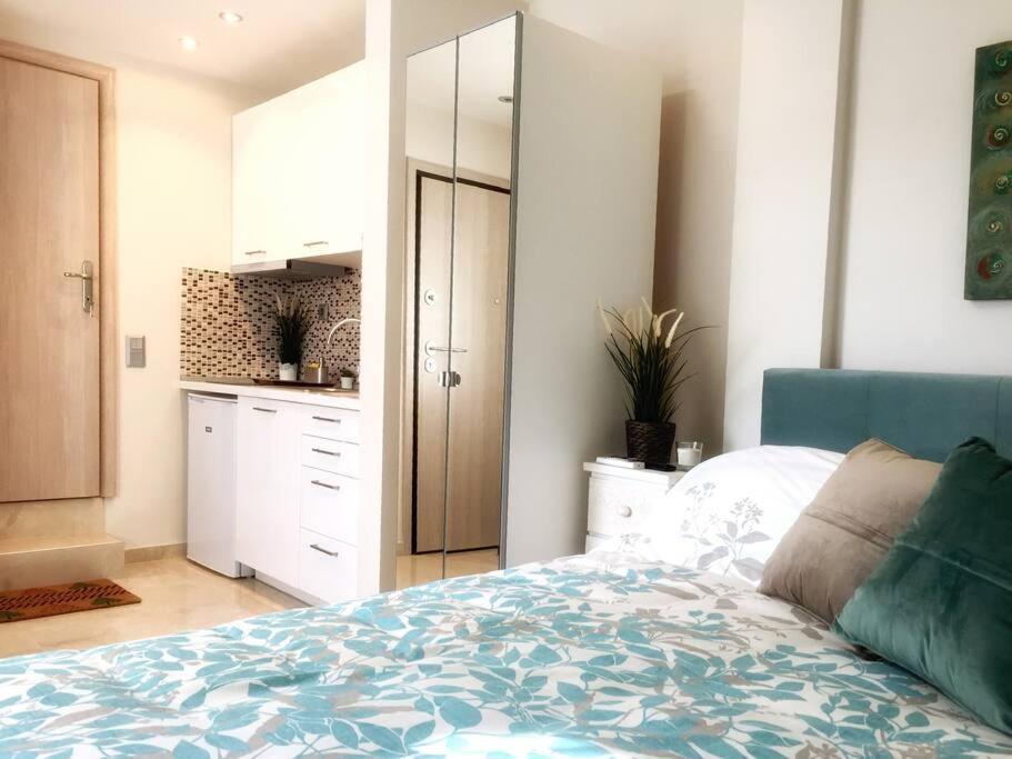 Emerald Mini Suite:Your Deluxe Studio In Kalamaria Thessaloniki Exterior foto